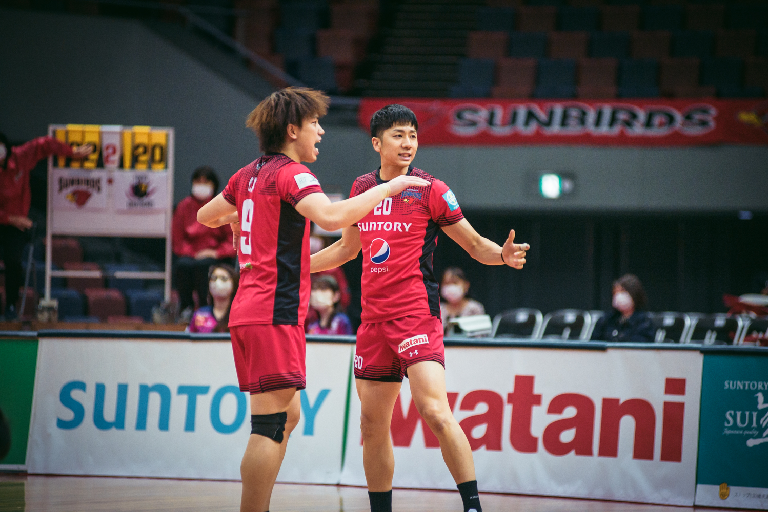 サントリーサンバーズ／大宅真樹 選手＆西田寛基 選手 | バレーボール 