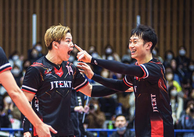 ジェイテクト 西田有志 柳田将洋 陳龍海 ファジャーニ監督が退団 西田「チームに迷惑をかけてしまって悔しいシーズンとなりました」V1男子 |  バレーボールマガジン